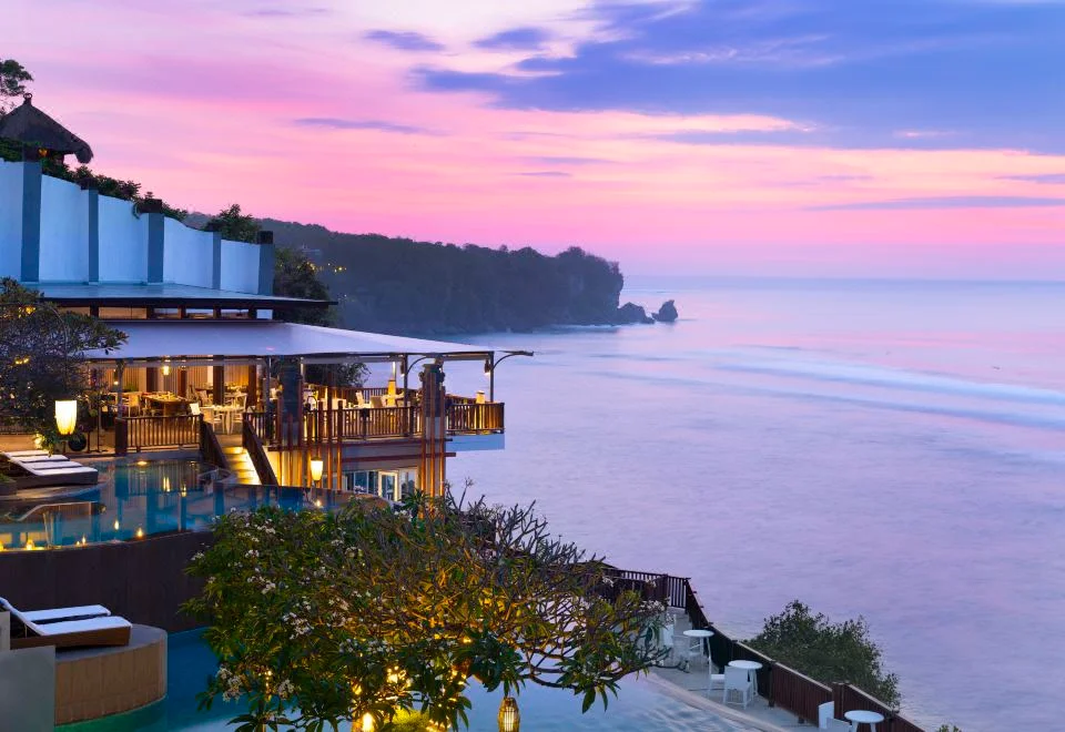 ULUWATU HONEYMOON SPOT